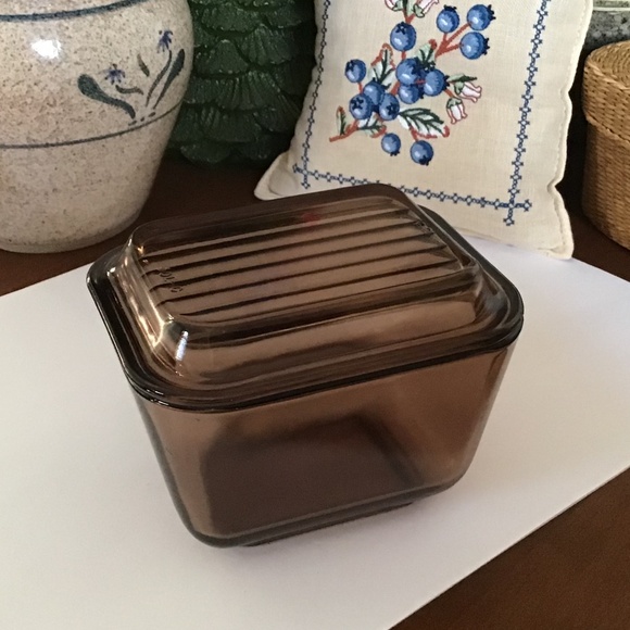 Pyrex Vintage Refrigerator Dish with Lid Amber EUC Corning Visions - Picture 1 of 14